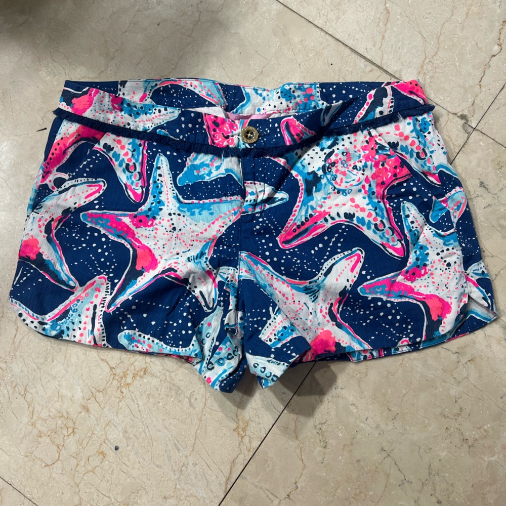 Never worn Lilly Pulitzer 4’ Sadie Short Indigo Star Fish